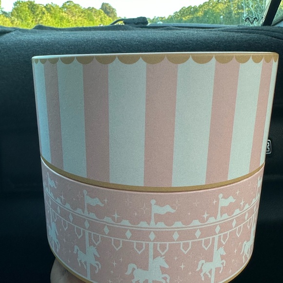 🎠DISNEY KING ARTHUR CARROUSEL CROWN - Picture 7 of 8